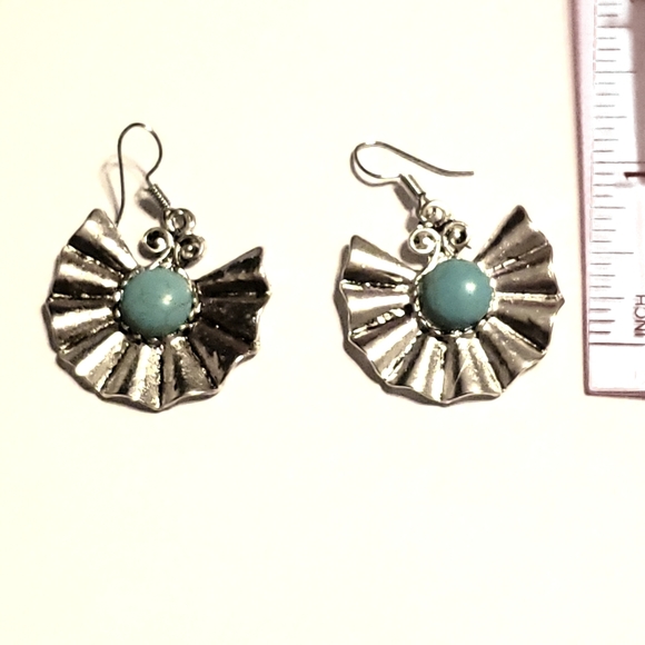 ❤ 3/$25 ALL TURQUOISE EARRINGS - Picture 4 of 4